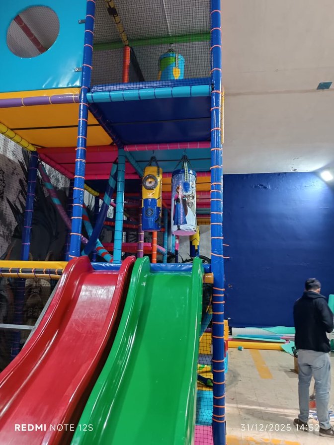 Playground modular infantil fabricado por Sparkids