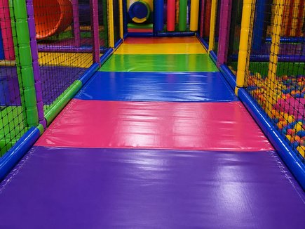 Pisos de colores para juegos modulares