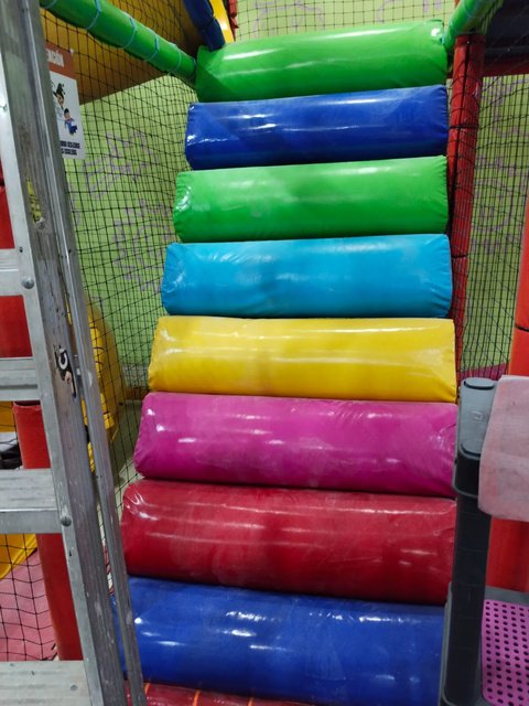 Rampa acolchonada para playground